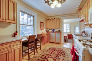 Walk to the Walker Art Center! Apt in Lowry Hill - 3