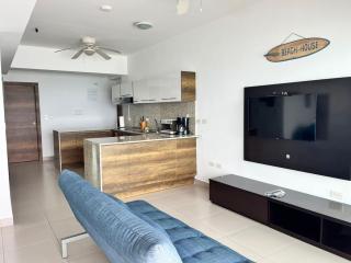 Stunning ocean views and direct beach access - 3