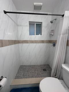 Cozy room close to everything, 5min to the airport - 2