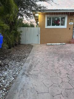 Cozy room close to everything, 5min to the airport - 9