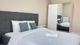 Diamond Elegant Apartment-Centre View - 8