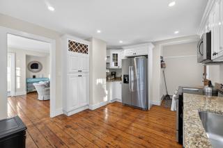 Historic Mystic Home, Walk to Seaport and Downtown - 7