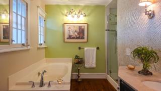 The Farmhouse Manor B&B - 5