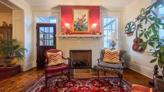 The Farmhouse Manor B&B - 1