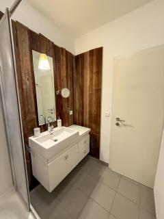 Danube Holiday Homes Citywall Apartment - 1