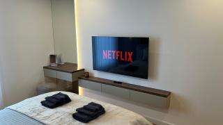 Modern Cozy Apartment Next to Royal Mall - 2