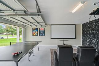 Amazing 4BR 2Bath Home with Pool & Game-Movie Room - 7