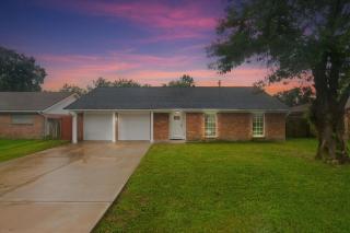 Amazing 4BR 2Bath Home with Pool & Game-Movie Room - 6