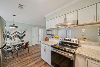 Amazing 4BR 2Bath Home with Pool & Game-Movie Room - 4