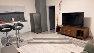 Elegant Escape apartment IV - free parking, easy access to City Center - 1