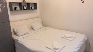 Elegant Escape apartment IV - free parking, easy access to City Center - 6