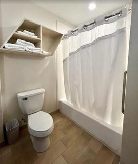 Holiday Inn Express & Suites New Cumberland by IHG - 4