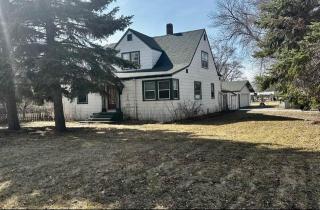 Cozy Main Floor Rental - 8