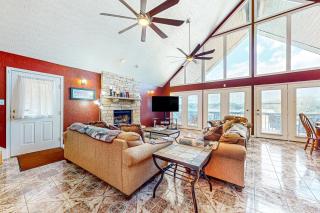 Lakefront Cabin W Views Boat Ramp Dock Hot Tub - Sevierville - 8