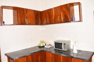 Londoninnn Brusubi Heights -Dubai - 1