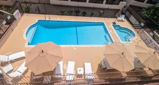 HonkeyTonk Hideaway, Walkable to Everything! - 2