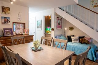 HonkeyTonk Hideaway, Walkable to Everything! - 4