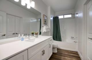 Modern 3-BR Condo near Kierland - 3