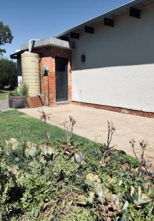 Annahs Rayton Hideaway - 6