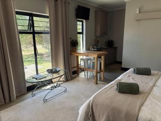 Annahs Rayton Hideaway - 1