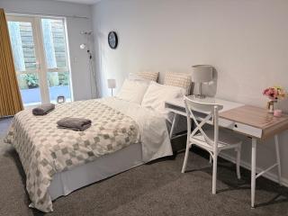 An independent homestay with a seaview - 9