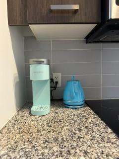 Brightly Lit Suite Centrally Located |UofT|Ryerson - 3