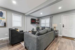 Newly remodeled Near Lake 4BR Hot Tub Navy Family home - 6