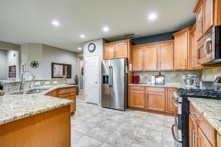 Backyard Paradise and Community Perks Buckeye Oasis - 8