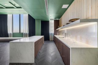 Downtown Condo w Roofpool & Gym - 8