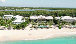 Agua Bay Premium 7Mile Beach Family Unit - 8