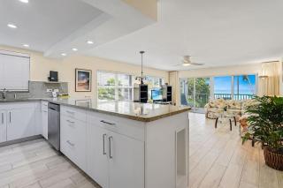 Agua Bay Premium 7Mile Beach Family Unit - 2