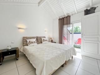Mango Rouge, 2 bedrooms & pool - 2