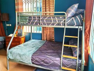 Relaxing 2-Bedroom Home Near Bojo Beach, Accra - 7
