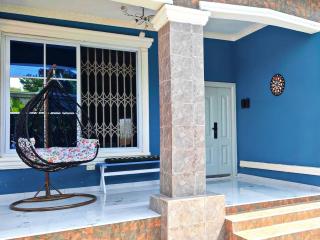 Relaxing 2-Bedroom Home Near Bojo Beach, Accra - 4