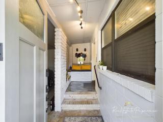 Modern Mid Century Villa 3BR 2B Stadium JaxPort Downtown - 7