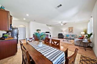 Come stay a while 3 bedroom WiFi Smart TV in every room Covered Patio Fire Pit Quiet Home on Large Lot 5 Star Super Host - 9