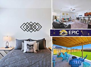 Come stay a while 3 bedroom WiFi Smart TV in every room Covered Patio Fire Pit Quiet Home on Large Lot 5 Star Super Host - 0