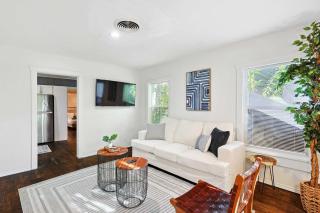 Comfy and Modern Loft in FW - 6