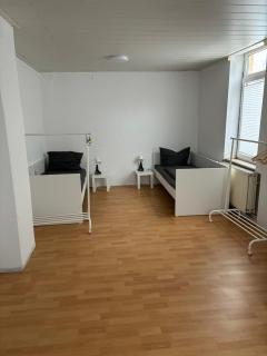 Business House 42 - 5