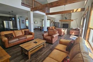 Grand 8-Bedroom Retreat 7 Baths - Perfect Chalet - 5