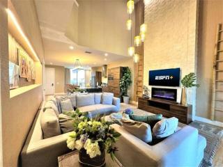 Sophisticated 4 En Suites w Private Hot Tub & BB - 6