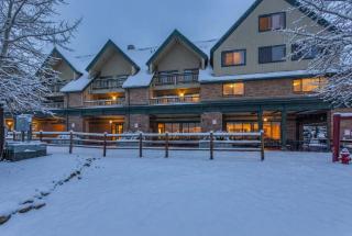 Ski In Out 3 BDR Condo with Stunning Mountain Views - 6