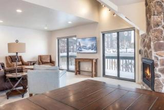 Ski In Out 3 BDR Condo with Stunning Mountain Views - 3