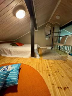 Cottage on the shore of the lake - 1