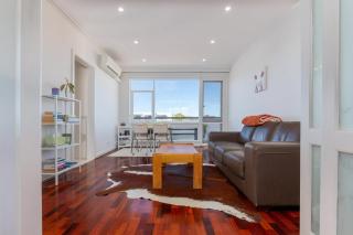 Spacious 3BR Near St Kilda - Free Parking & Wi-fi - 8