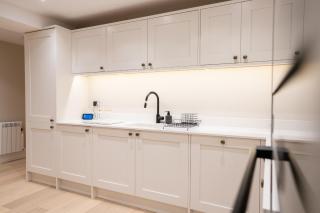 Brand New 2-Bed Dog-Friendly Apartment in Broadway High St- Sleeps 6 - 5