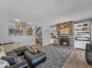 Charming Mountain Retreat with Hot Tub & Views - 0