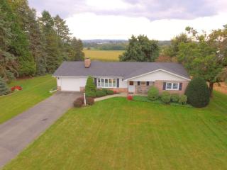 Cozy Home In The Middle Of Amish Country - 9