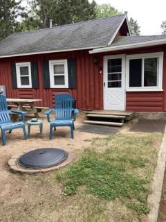 Lake Breeze Loons Landing Resort Cabin 4 - 8