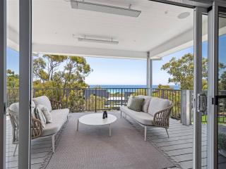 Eagle Heights - Elevated Oasis with Pool & Sea Views - 8